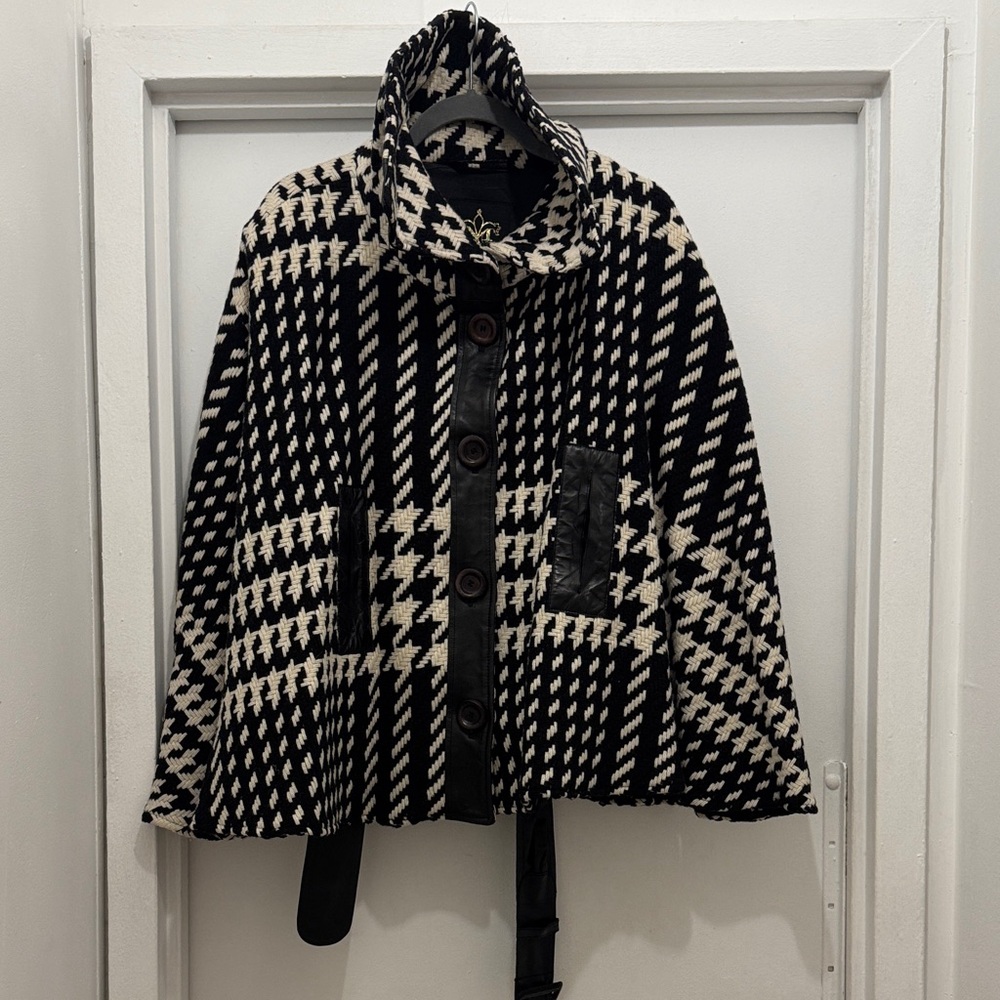 Mackage Black and White Houndstooth Cape